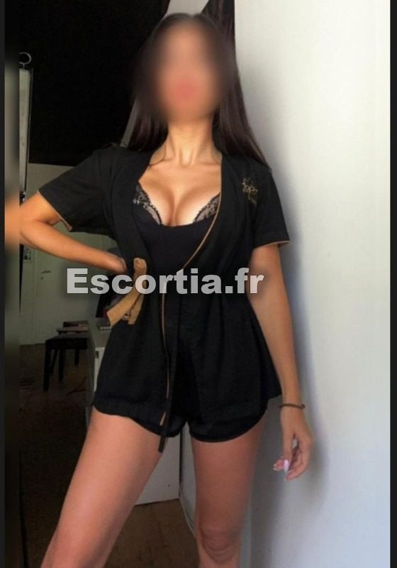 Lena  et ana massages seulement escort Avignon