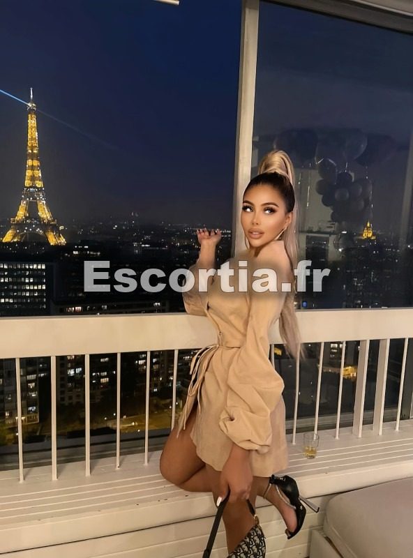 ATHENEA JOLIE photo 5