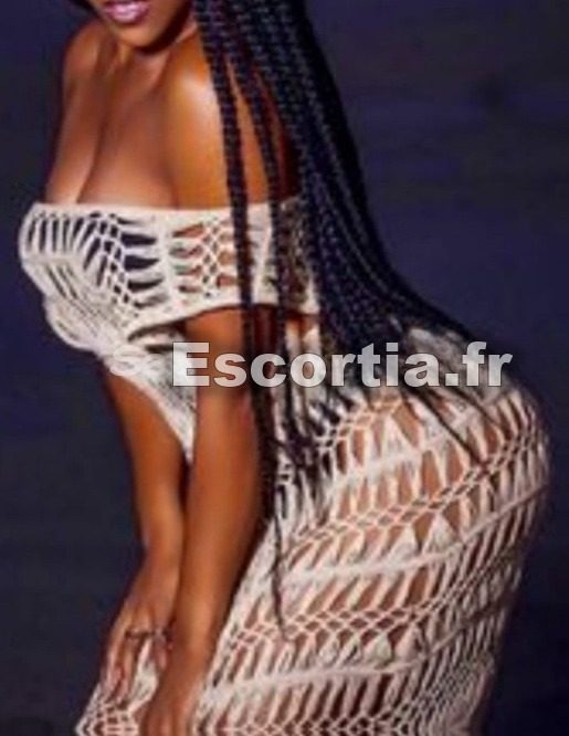 JEUNE SALOPE escort Paris