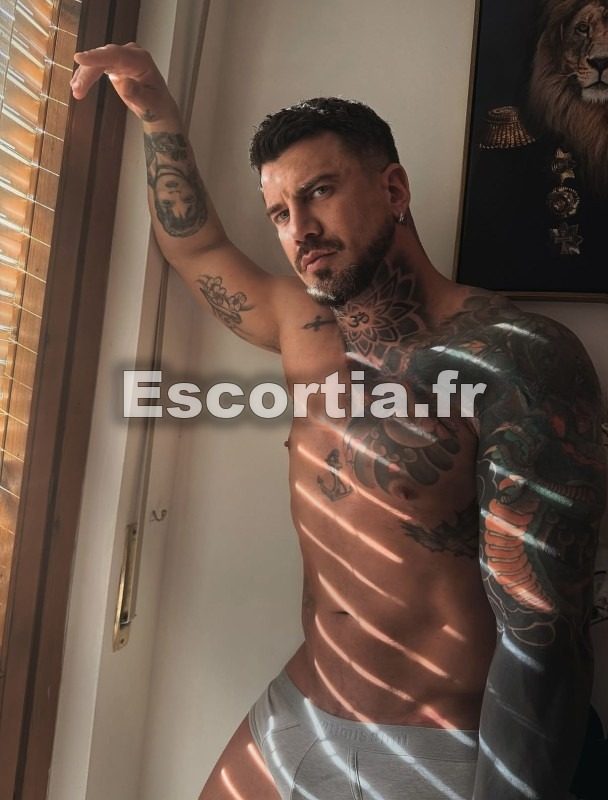 Napolitain sexy escort Paris