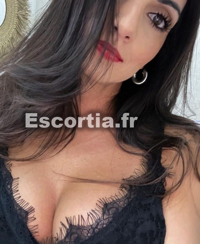 Malu escort Chanas