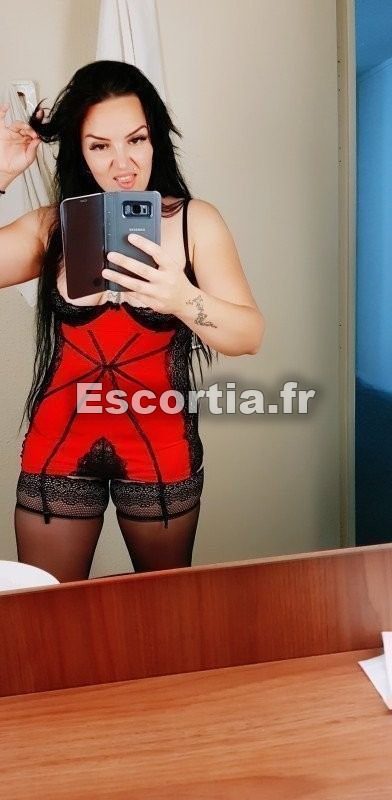 Corra escort Agen