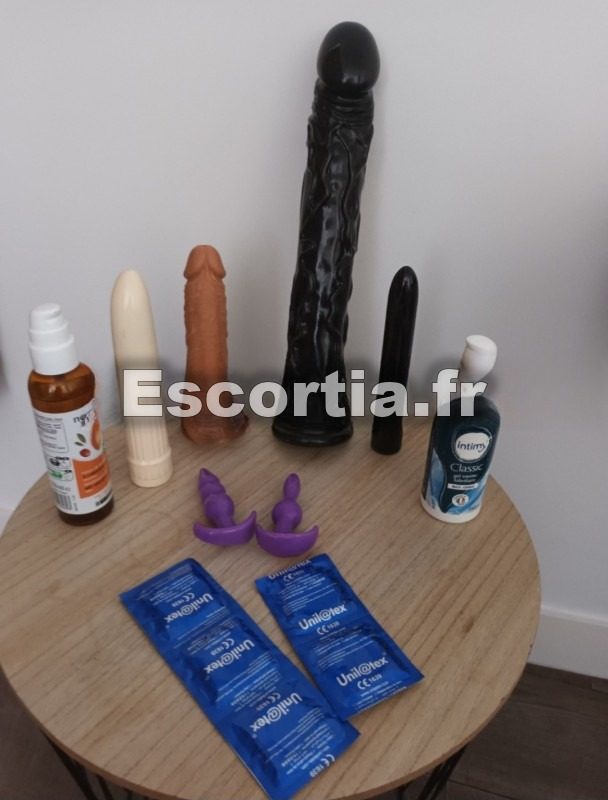 belle petite blonde Amandine. escort Abbeville