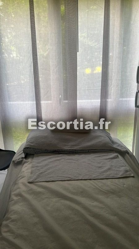 Massage tantrique escort Courbevoie