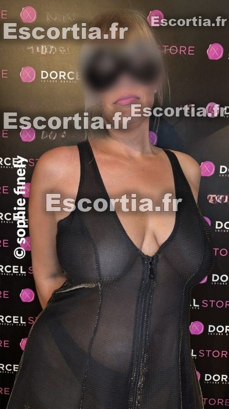 SOPHIE FlN3LY photo 3