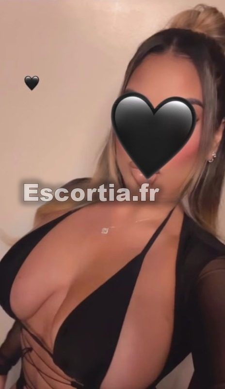 Madame la Dominatrice Metisse photo 4