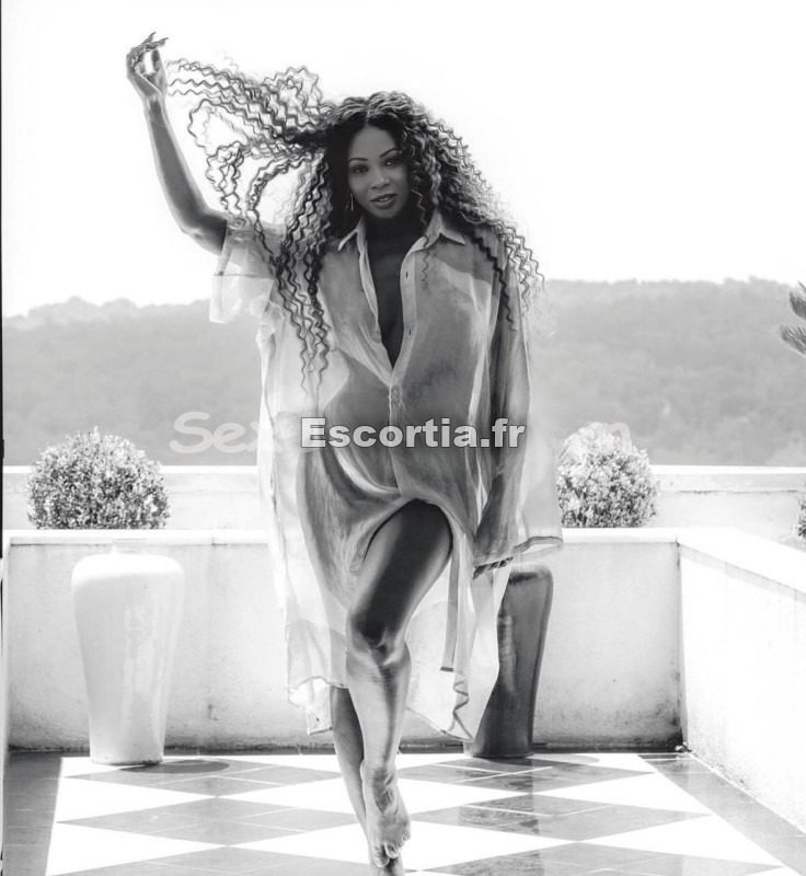 Aylla Mello photo 3