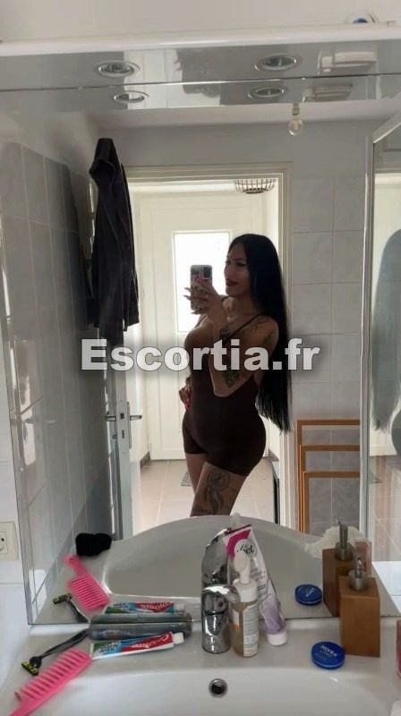 Sofia.Trans escort Auray