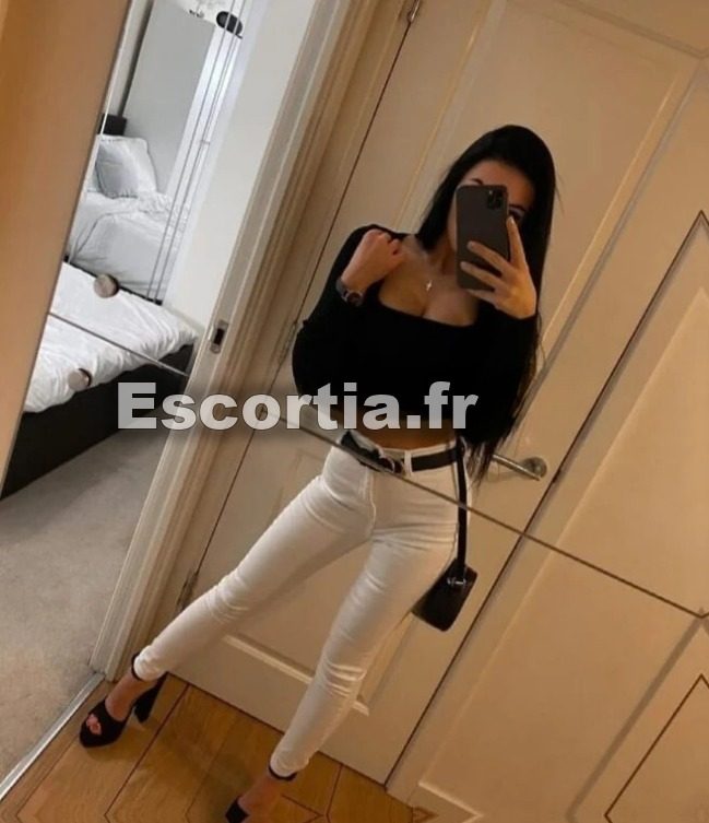 Suzan escort Pontault-Combault