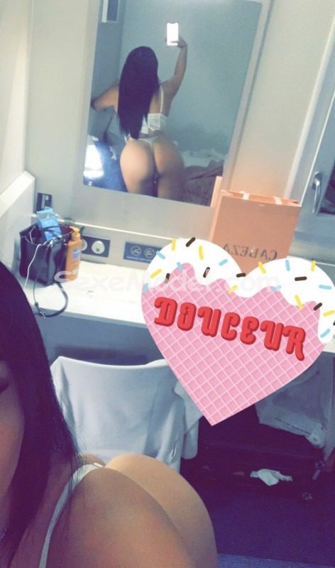 Nina DEPLACEMENT escort Lyon