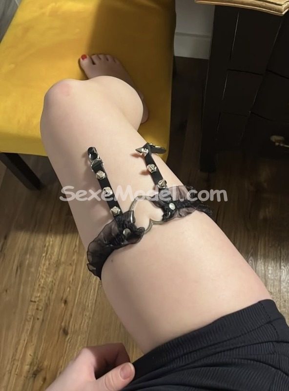 TATY escort Évry