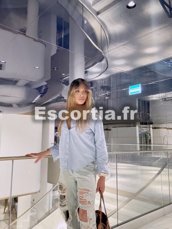 GROSSEBITEGFE MarieClaireTS photo 5