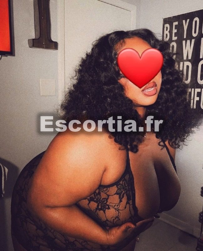 charmybbw escort Levallois-perret