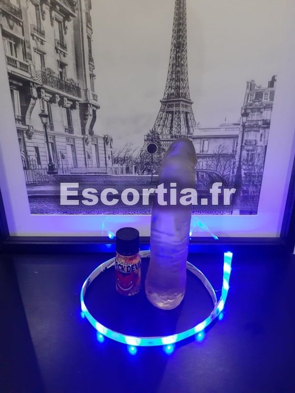 Milla app espece liquide escort Montrond-les-bains