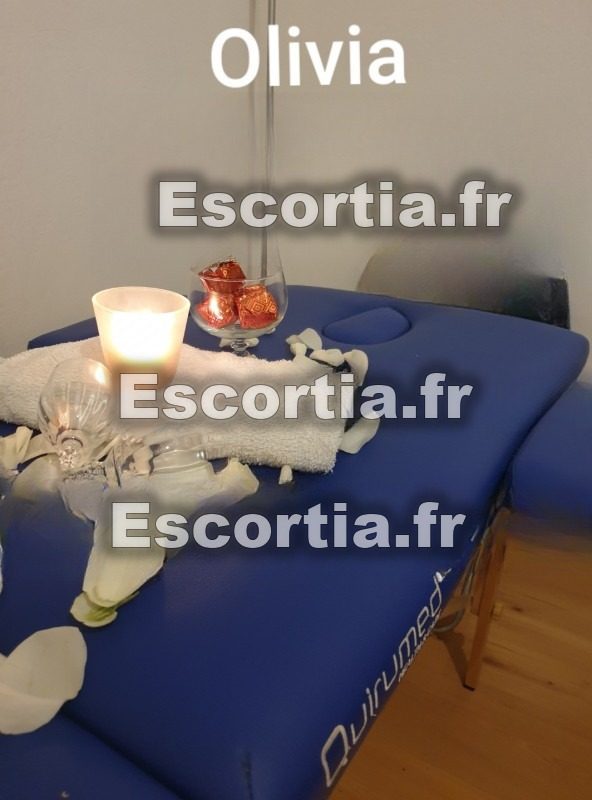 Gode Ceinture et Nuru Gel photo 2