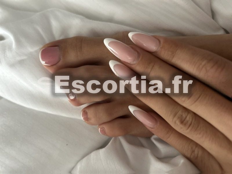 Evelin GFE escort Brest