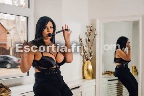 LauraReal escort Paris