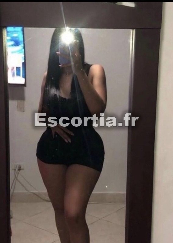 Sarah recois escort Paris