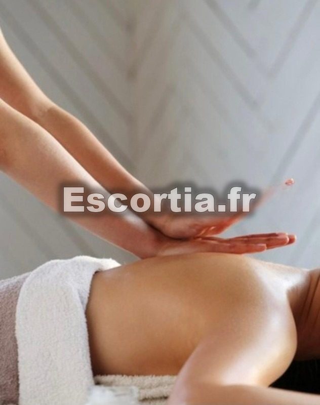 Esmeralda massage  tantrique photo 2