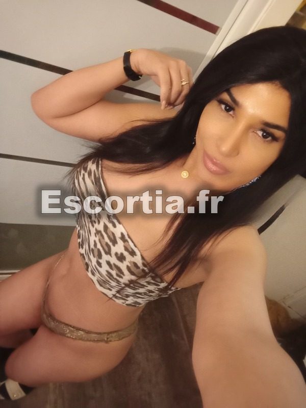 AmandaVzla escort Paris