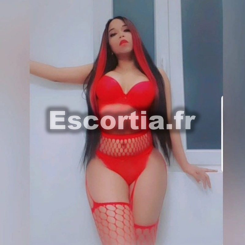 Sabrina Hilton escort Angers