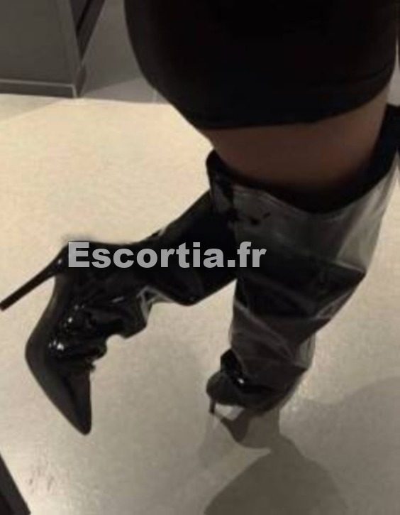 DominatriceFR63 photo 3