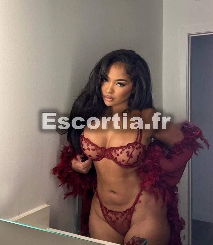 PERLA escort Paris