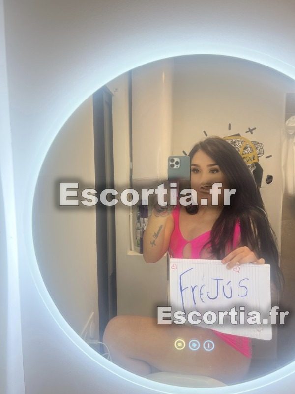 BELLE TRANS 21 CTM . ARIELA escort Bagnols-sur-Ceze