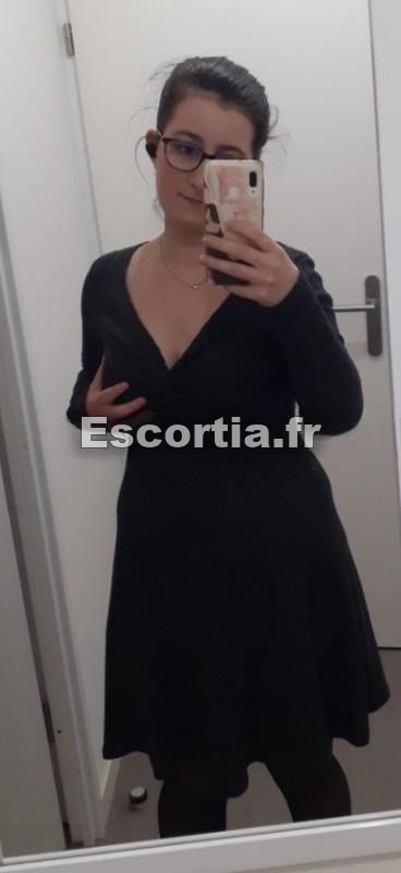 ambre escort Amiens