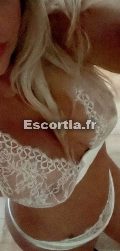 CHIARA BELLE MILF photo 5