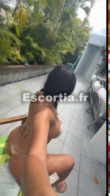 Nada escort Clichy