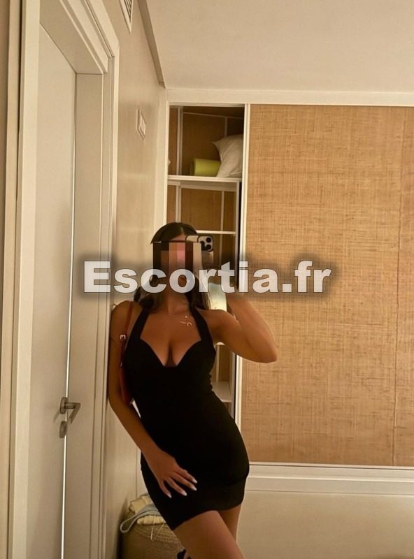 Sophia depla escort Paris