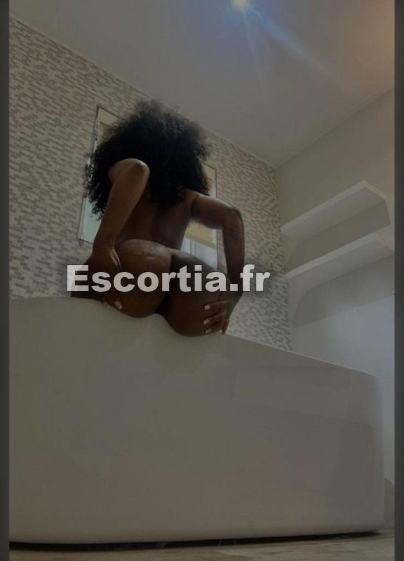 Bootyliciouse photo 2