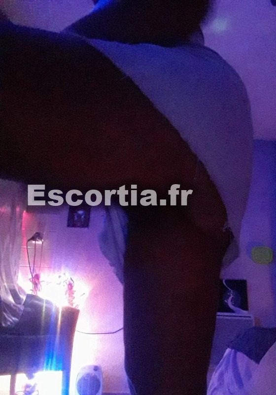 MASSEUSE SENSUELLE EROTIQUE photo 2