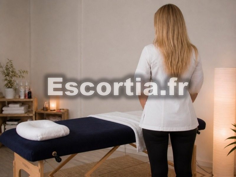 MASSAGE TANTRIQUE AVEC CHARLOTTE photo 2