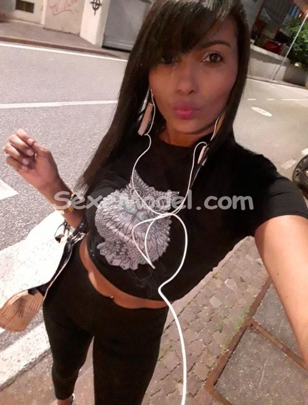 Chelly escort Albi