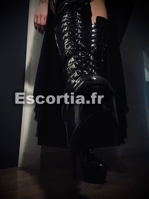 Laurinemassagecontrole escort Aix-en-provence