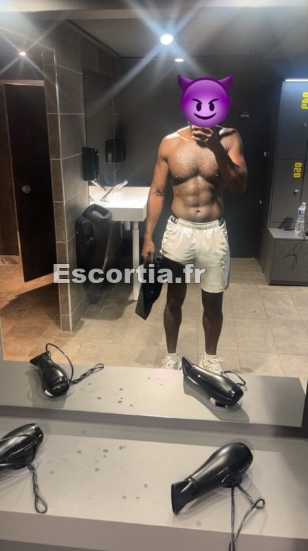 Axel paris75 escort Paris