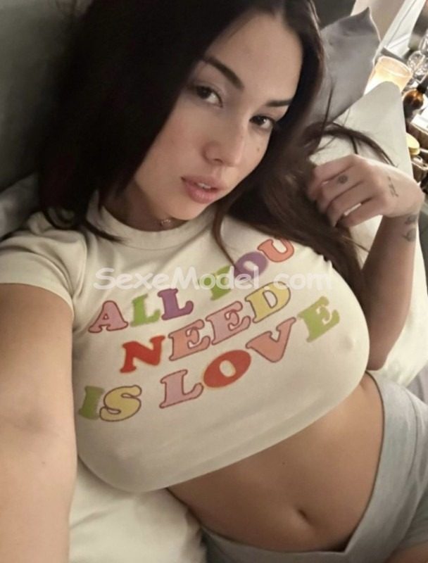 Nayeli photo 2