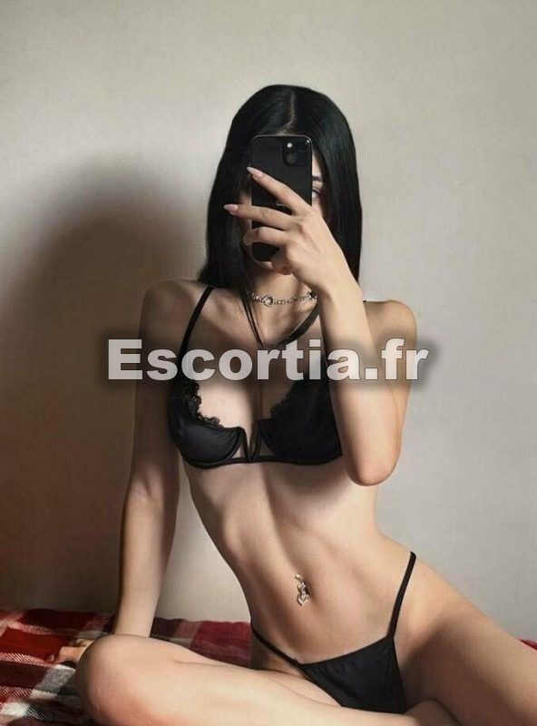 Petite Angel photo 4