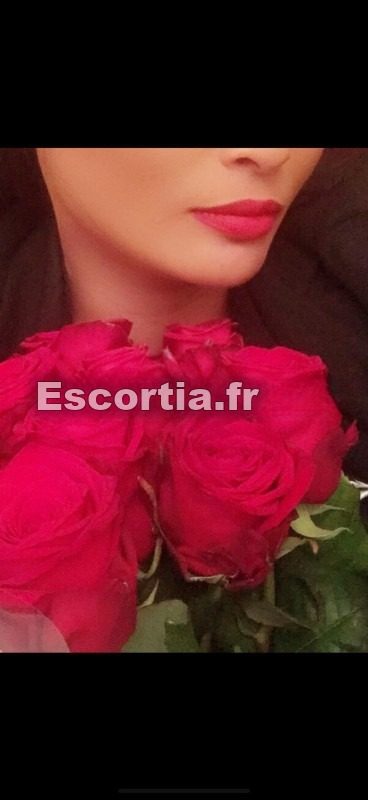 SalonBanThongdee escort Paris