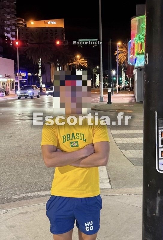 Ruan escort Paris