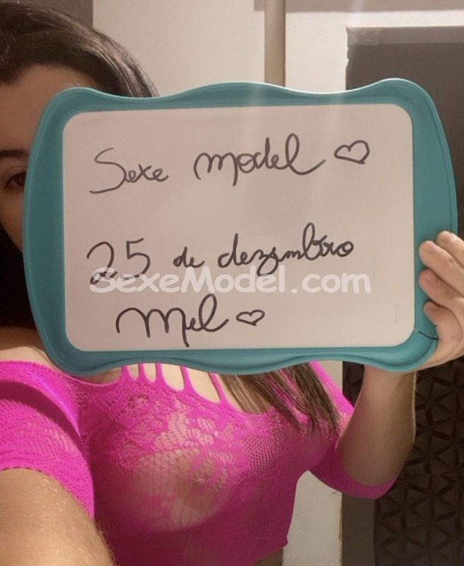 MEL FACESSITING escort Fréjus