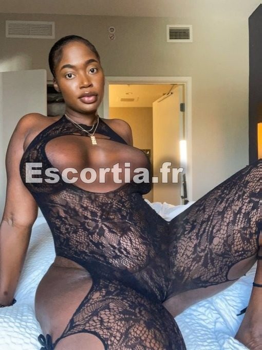 Nahoumie nahoum photo 3
