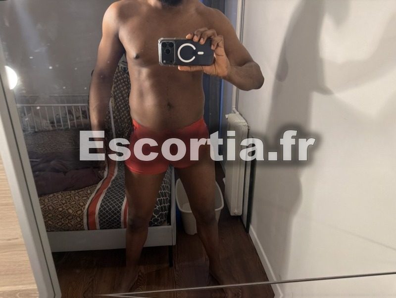 Blackbaobab escort Cergy