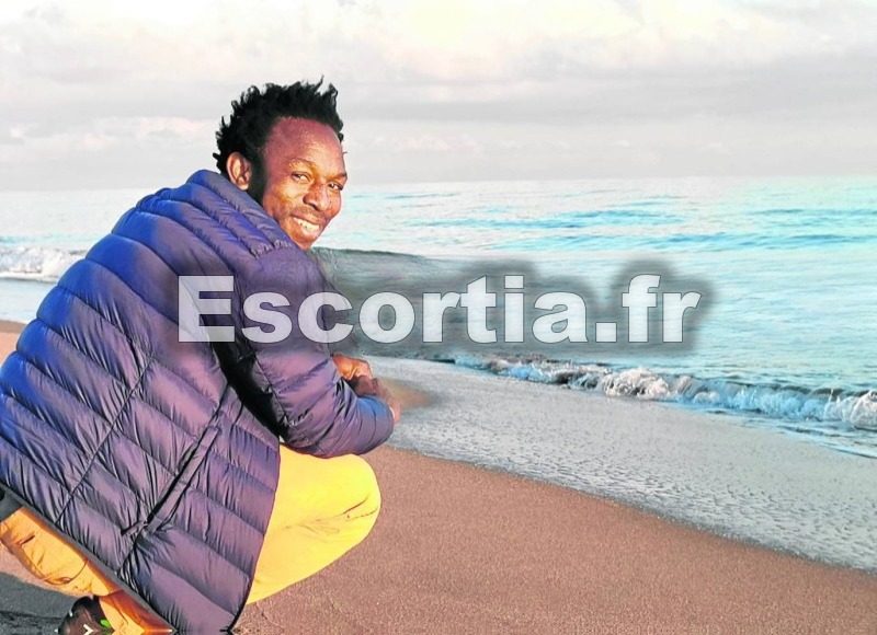 Mohamed vole de comptes escort Paris