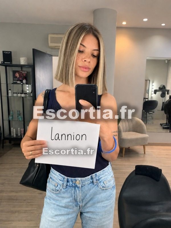 Asandra escort Lannion