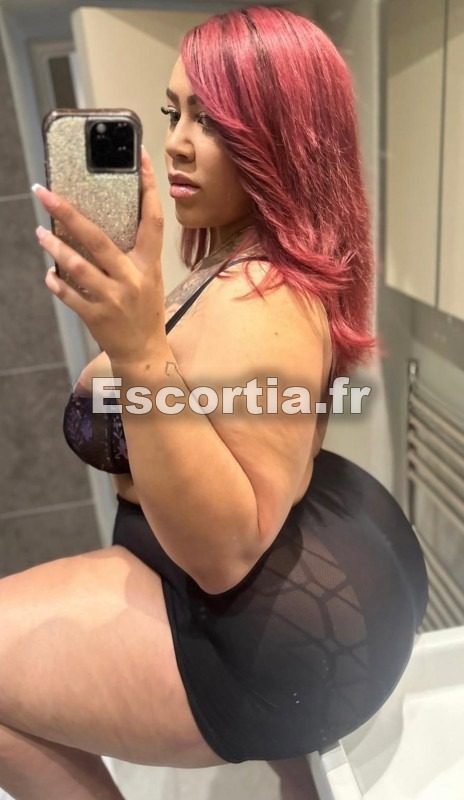 Lucie escort Bordeaux