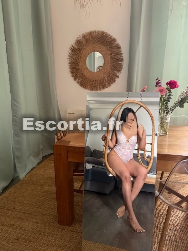 Kelly escort Grenoble