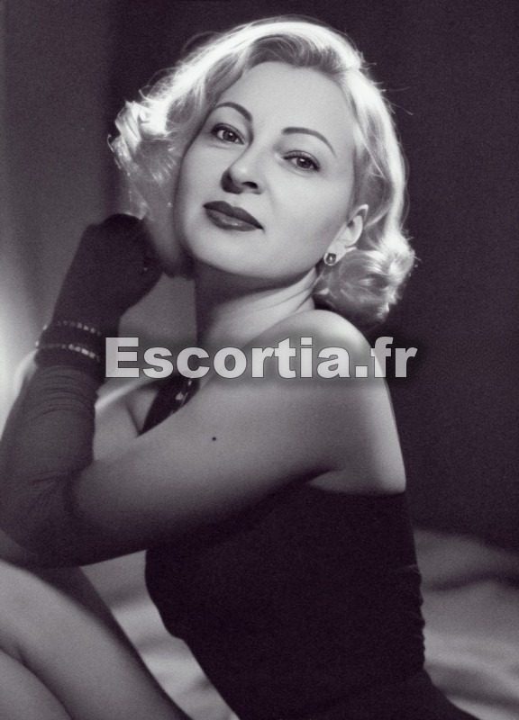 Alina escort Paris